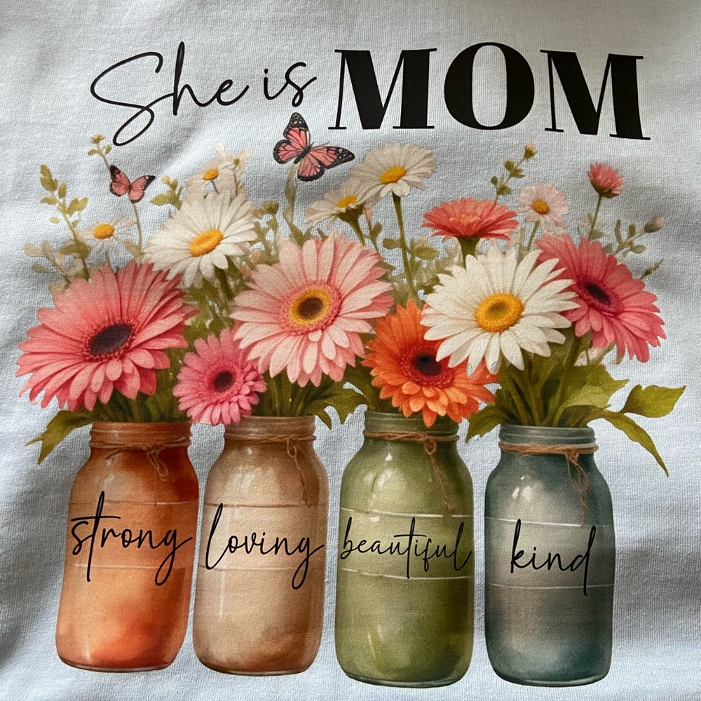 NEW! Gildan She is MOM Light Blue T-Shirt Women’s Size Medium - Picture 4 of 4